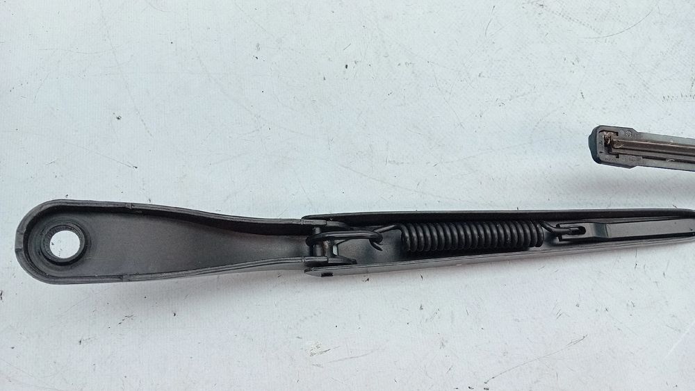 Haste / braço de escova limpa vidros frente esquerda CITROËN C4 III