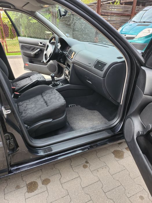Vw Golf 1.9TDi Klimatyzacja Mrozi, 2 Wł, Hak Do Przyczepki