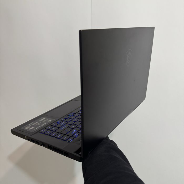 Ігровий ноутбук MSI i7 10870, Rtx 3070, 300Hz