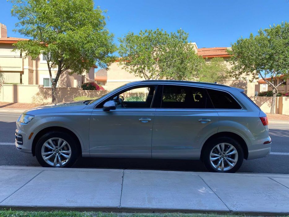 Audi Q7      2019