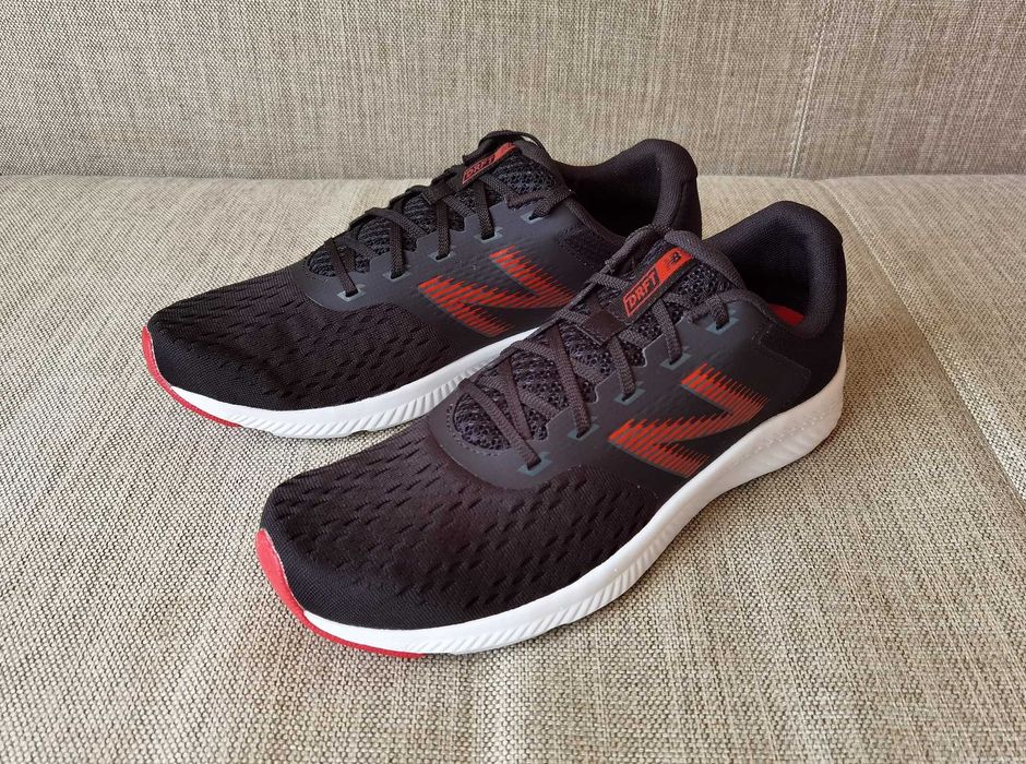 р.42-44  Кросівки New Balance літні