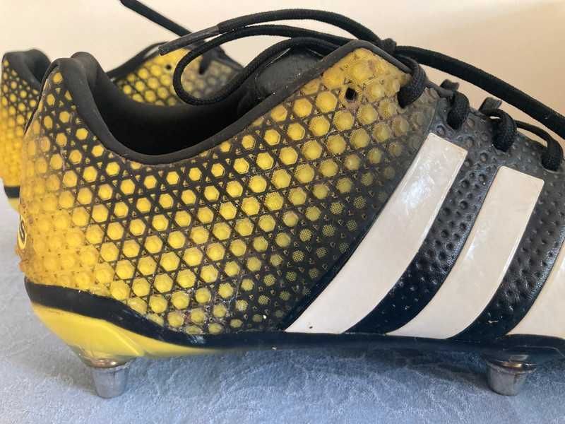 Chuteiras de futebol Adidas(como novas)