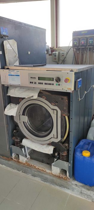 Máquinas de lavar roupa Miele Profissional e outros equipamentos
