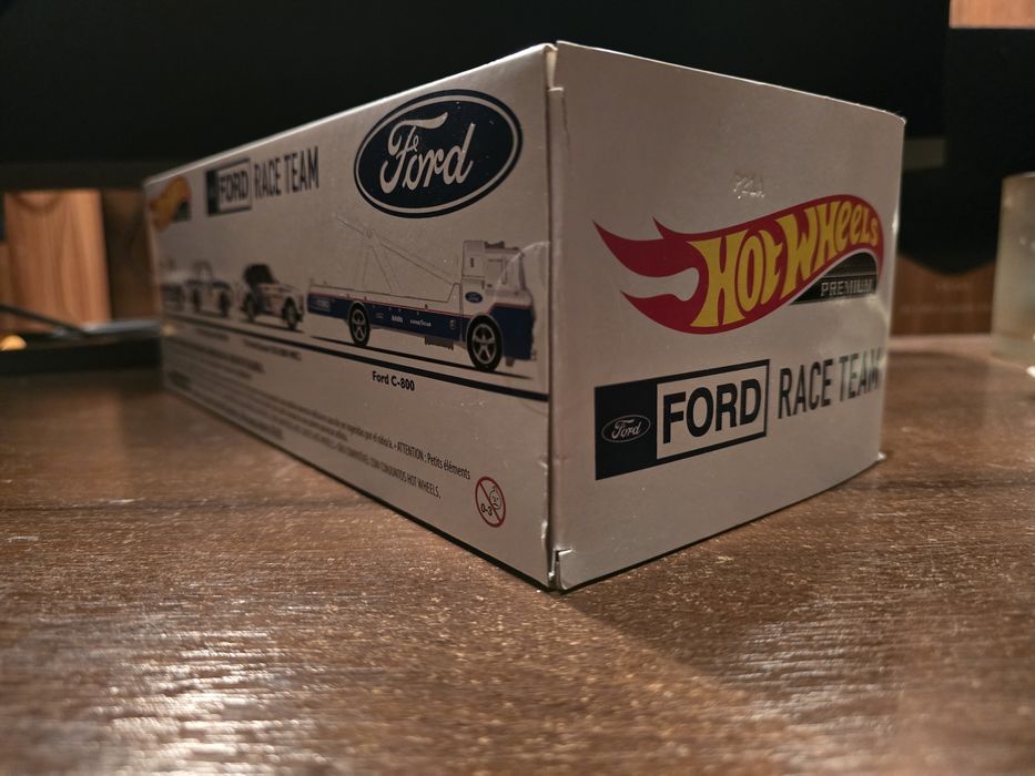 Hot wheels Premium Diorama Ford Race Team