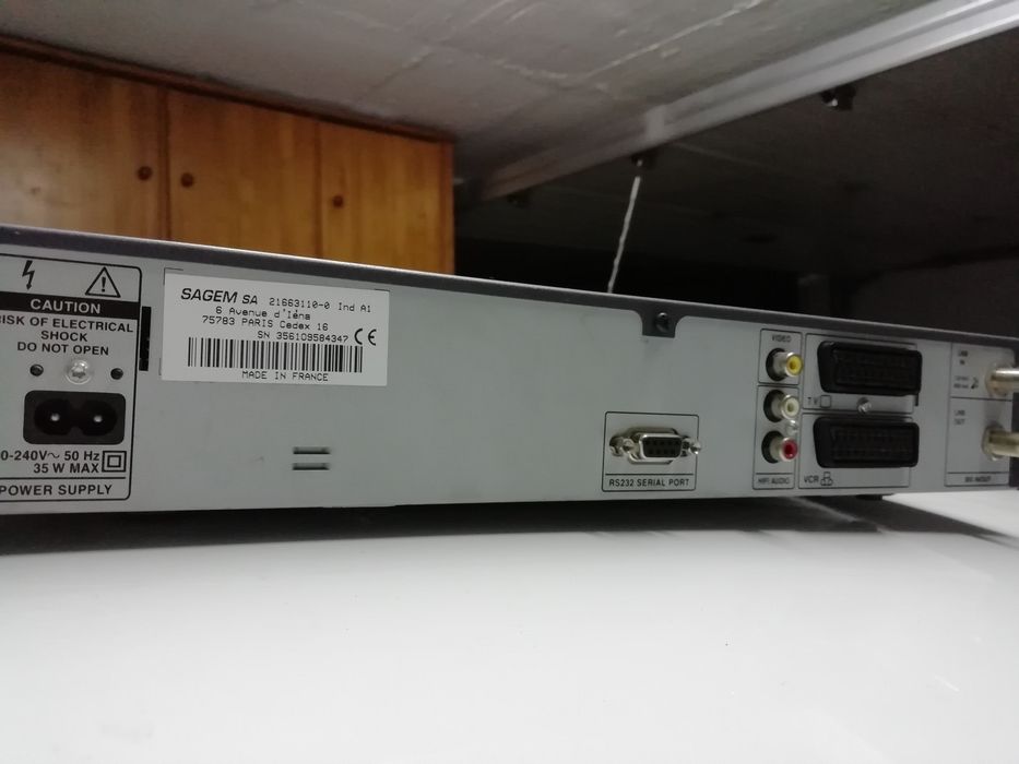 Sagem Satellite TV Box with 2 remotes64585675509378124