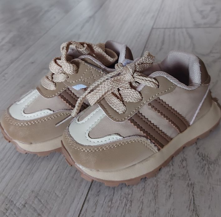 Кросівки дитячі модні