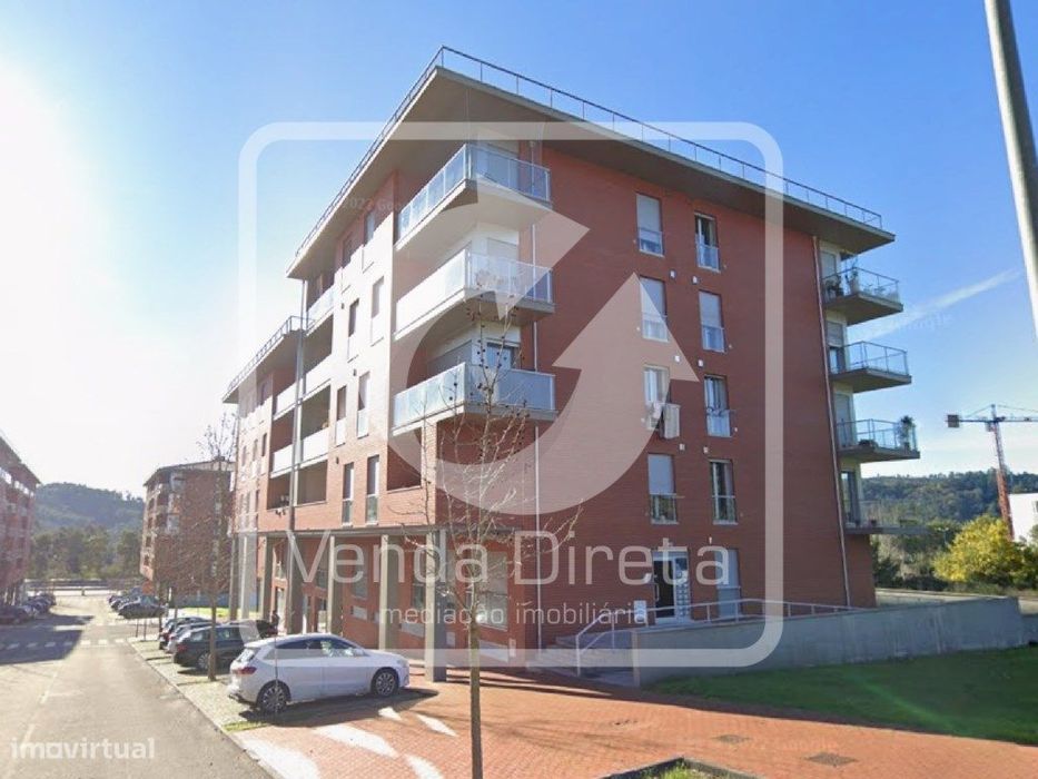 Apartamento T3 com 156 m², Terraço Amplo e Garagem | Santo António ...