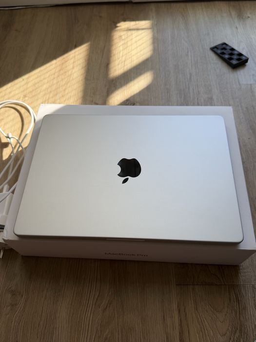 Macbook Pro 14’ M4 16/512gb silver