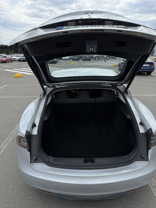 Tesla Model S 75 kwt 2013 г