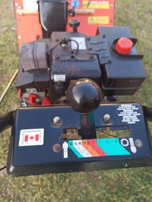 Odśnieżarka spalinowa canadiana