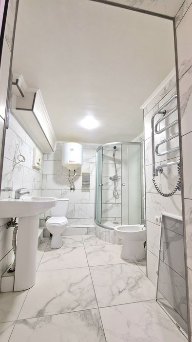 Продам діючий бізнес ГОТЕЛЬ-РЕСТОРАН-БАСЕЙНИ-Електозаправка для авто м