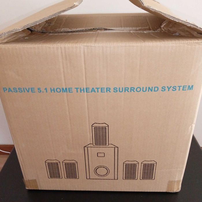 Kit colunas home cinema com subwoofer passivo.