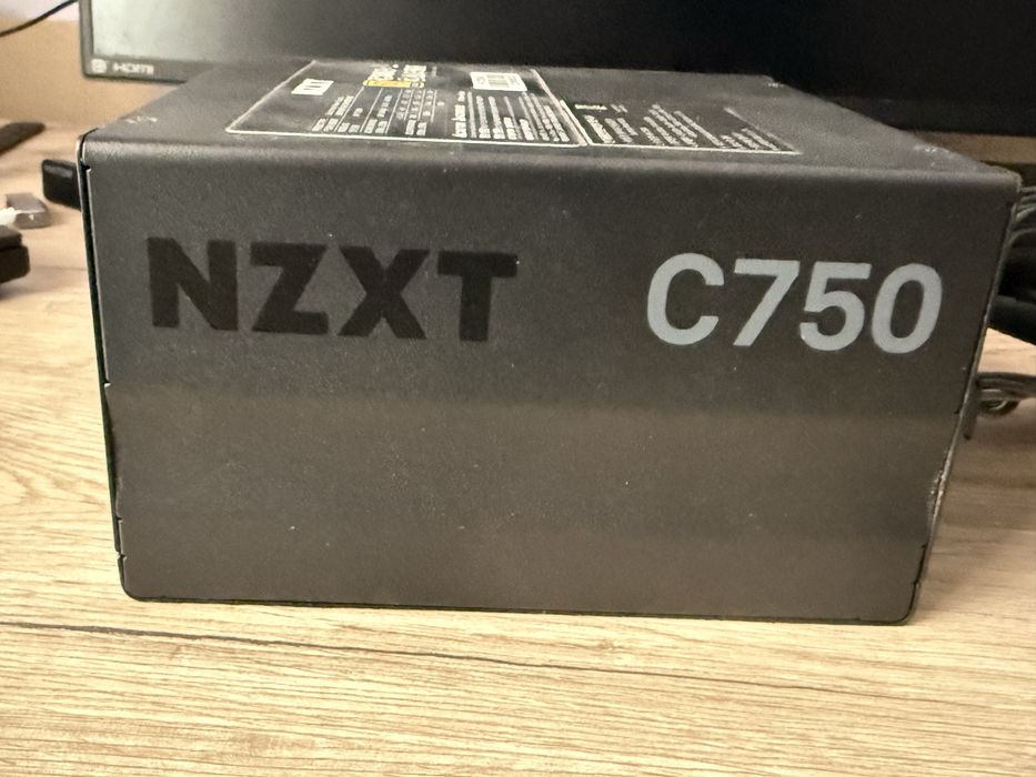 Блок живлення NZXT C750 750W 80+ Gold модульний ATX