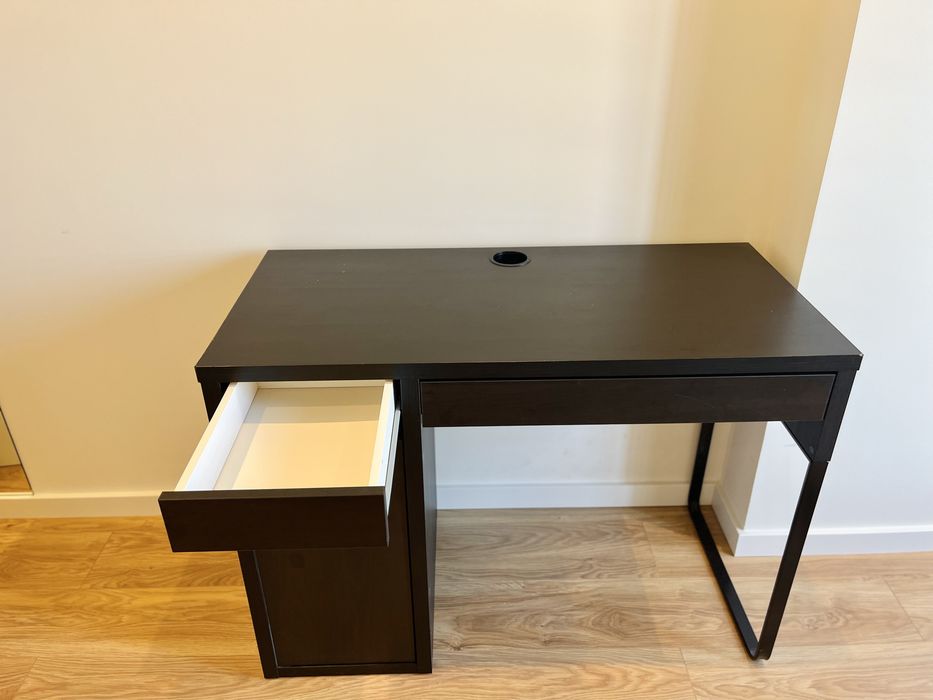 Secretária IKEA em ótimo estado