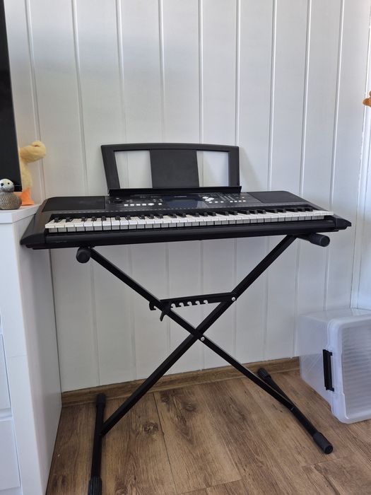 Keyboard Yamaha PSR E333
