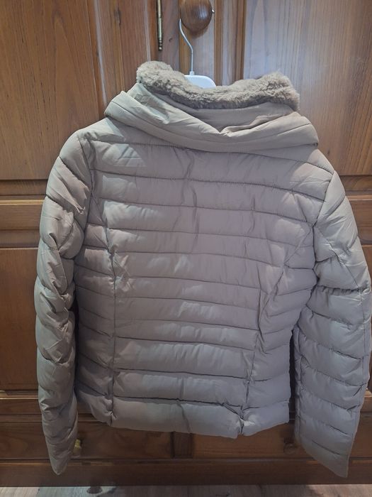 Quispo com gola de pelo