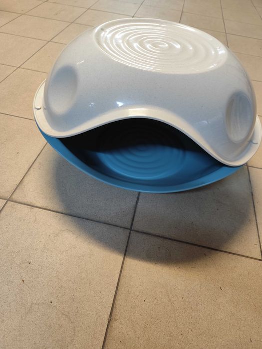 Caixa para gatos como nova.