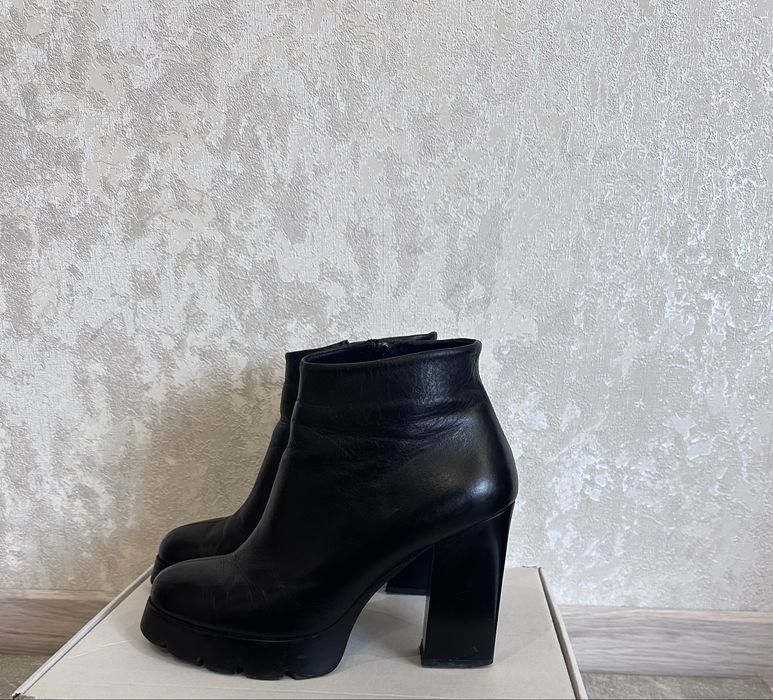 Продам сапожки шкіряні