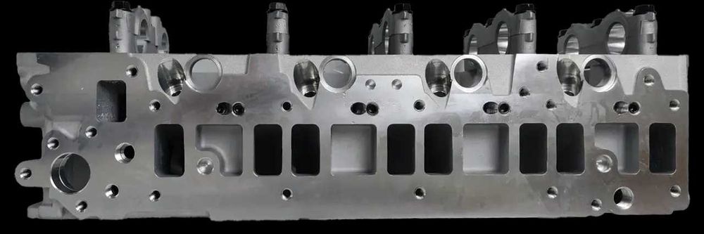 Головка блоку Mitsubishi 4M41 3.2TDI ME204200 AMC 908518