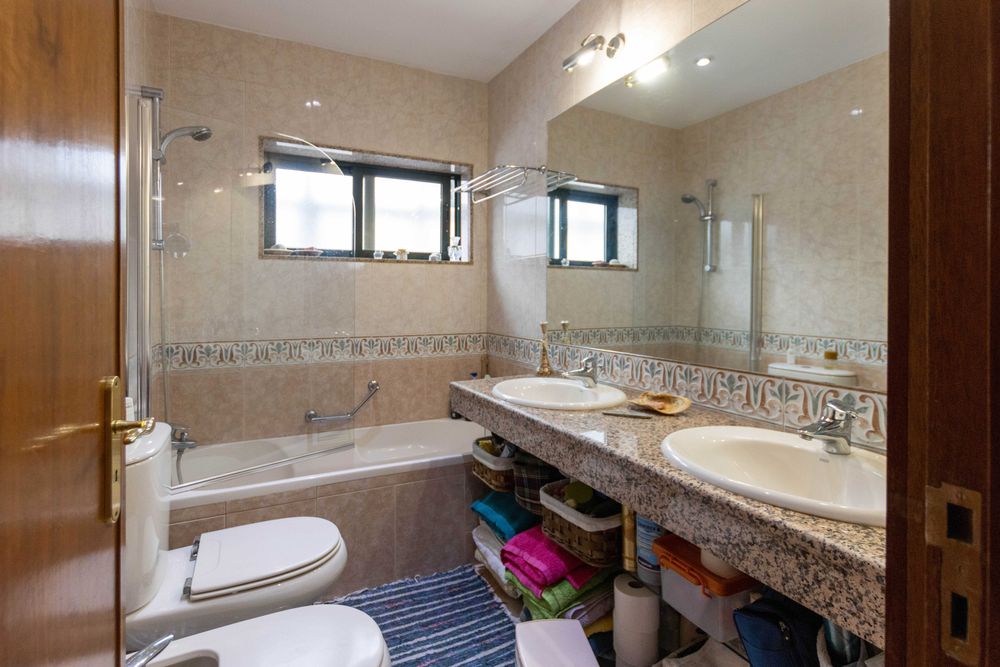 Andar de Moradia T5 em Oliveira do Douro