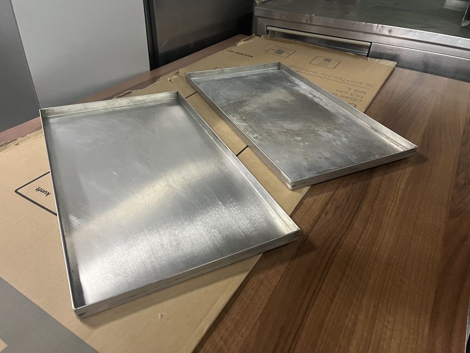 Tabuleros inox 55 x 32 x 2.5cm altura 2 unidades