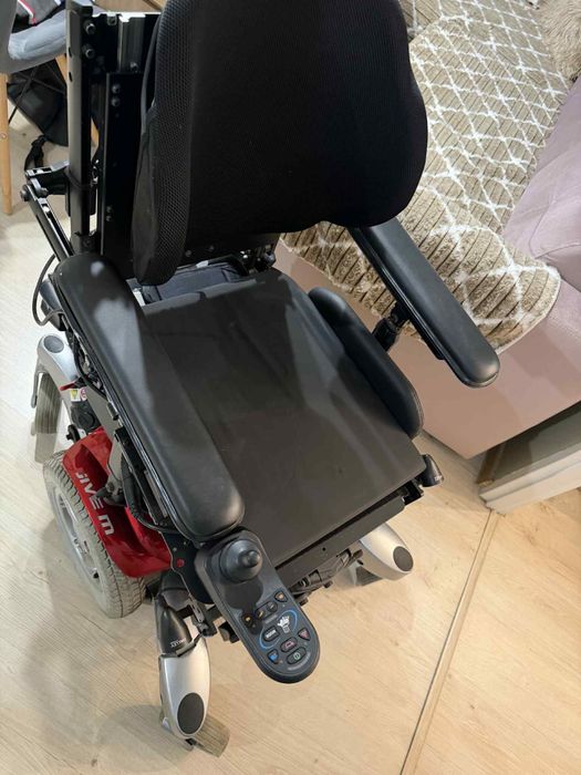 Wózek inwalidzki elektryczny Quickie Jive M transport