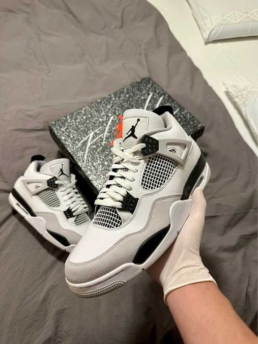 Jordan 4 Retro Military Black Rozmiar 40
