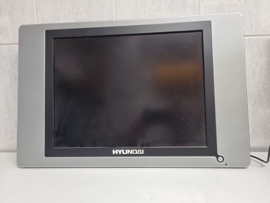 Hyundai LCD TV with Remote Control64297630161153121