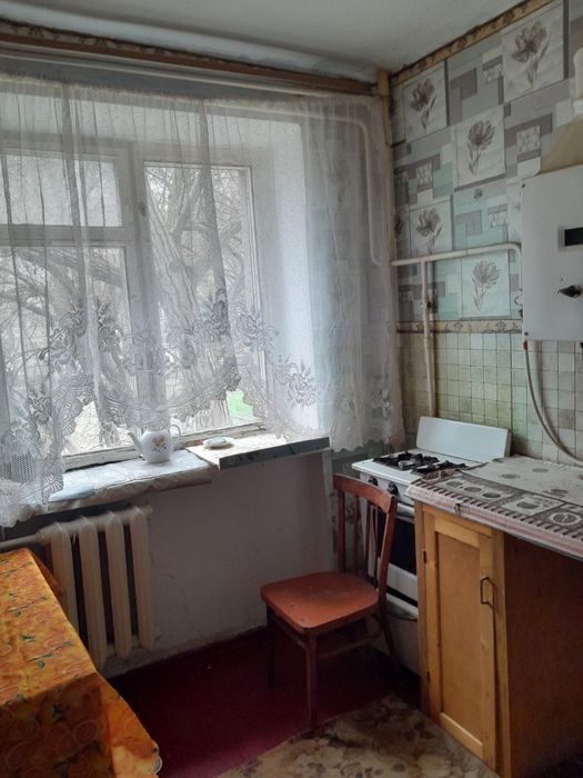 Продаю 1-комн.кв-ру 2-й этаж 5-эт.кирпичн.дома ,р-н"Зубра"