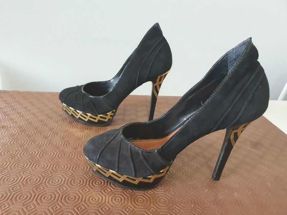 Sapatos marca Schutz n°37 ( usados uma vez )