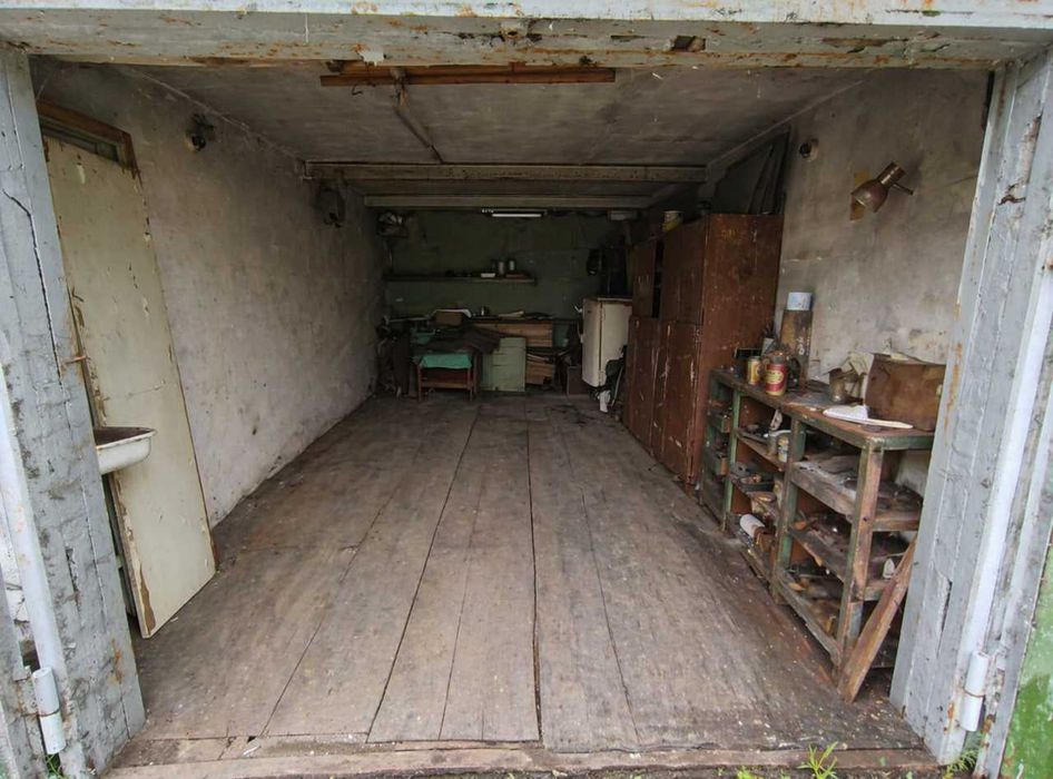 Гараж, 12 квартал. Кооп. "Салют"