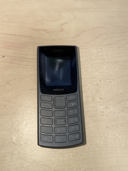 Nokia 105 SS мобила для реального шефа