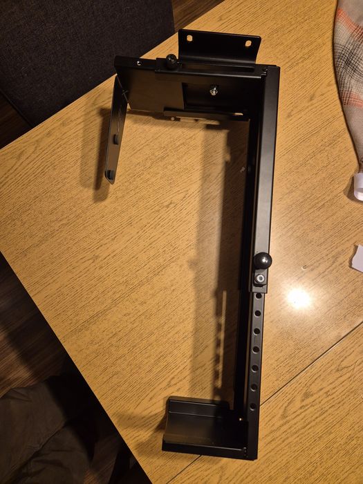 Uchwyt do Komputera pod Biurko Podwieszany Czarny MC-713b
MC-713b