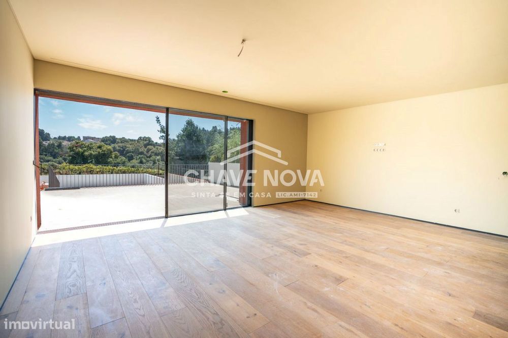 Moradia Geminada V3 +1 Nova em Gondomar