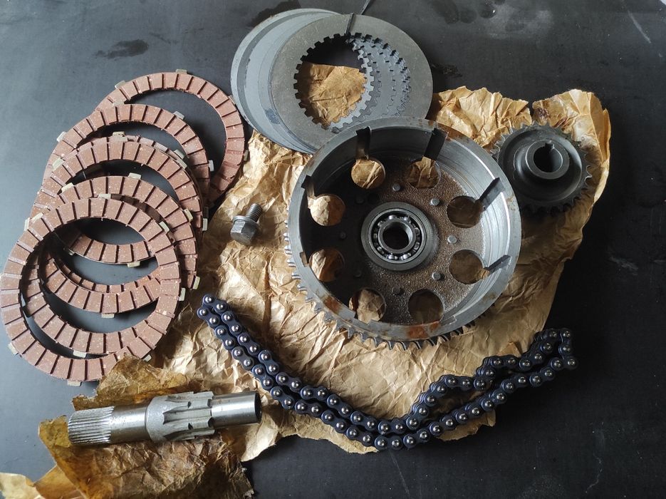 Osłony boczne pokrywy gaźnik Iż 56 Planeta