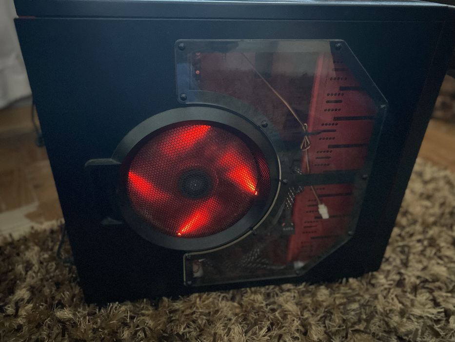 Torre gaming windows 7 leva outro de oferta