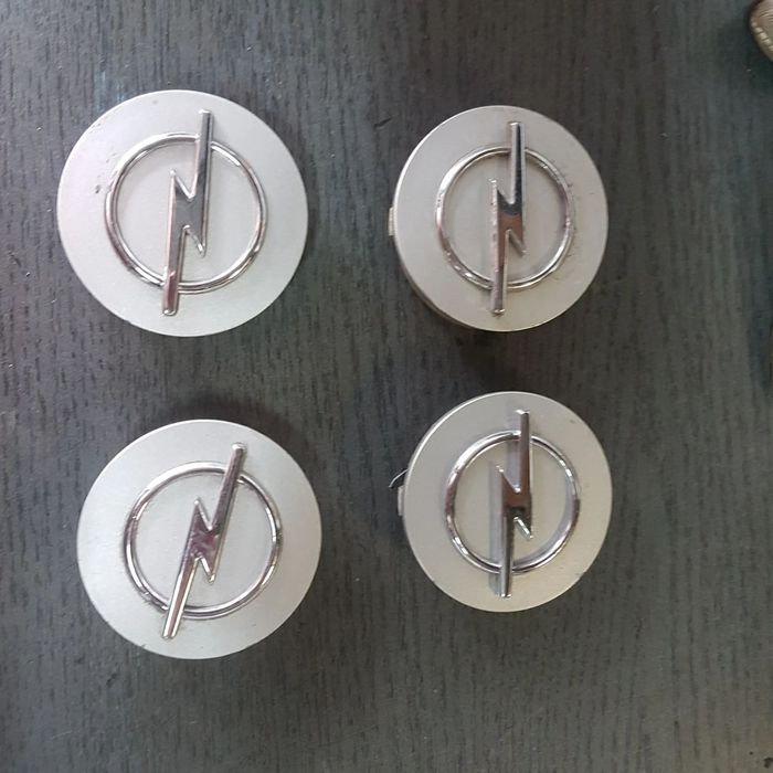 dekielek zaślepka kapsel alu felgi opel astra corsa combo calibra vectra  dużo części