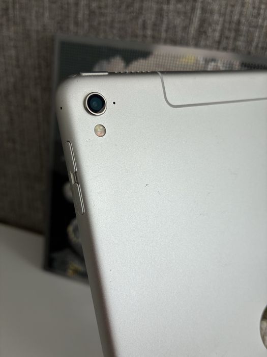 Apple Ipad Pro 9,7 на 128 Gb LTE #149