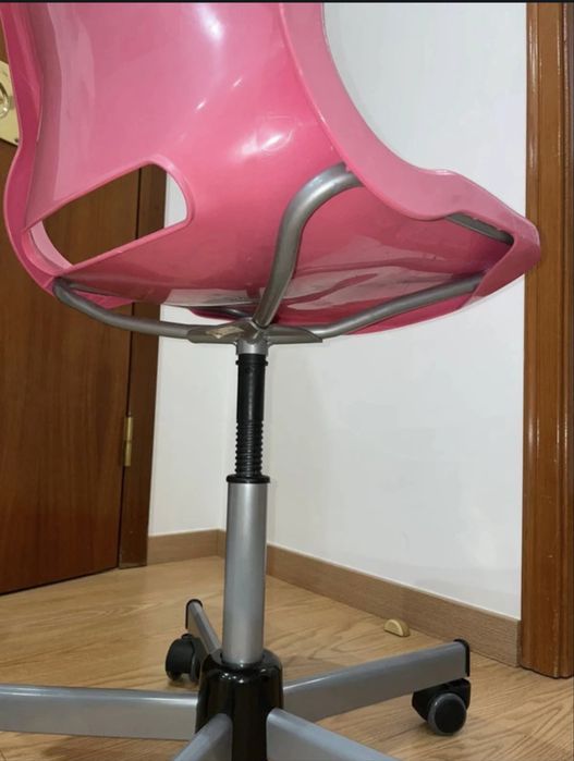 Cadeira IKEA  rosa – giratória