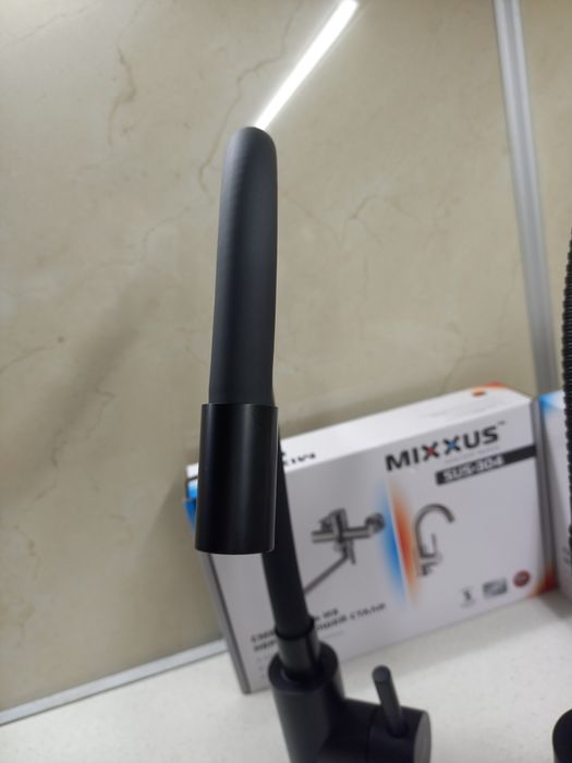 ГЕРМАНИЯ!Смеситель/змішувач/кран для кухни чёрного цвета гибкий гусак