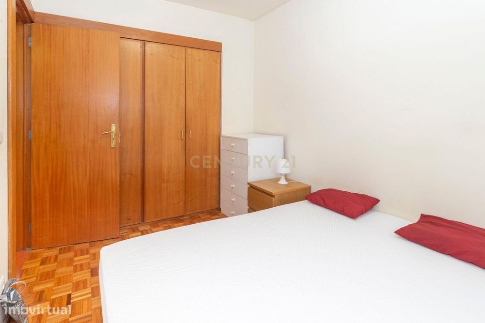 T1 com Ar Condicionado Cozinha Equipada e garagem na EPUL - Restelo