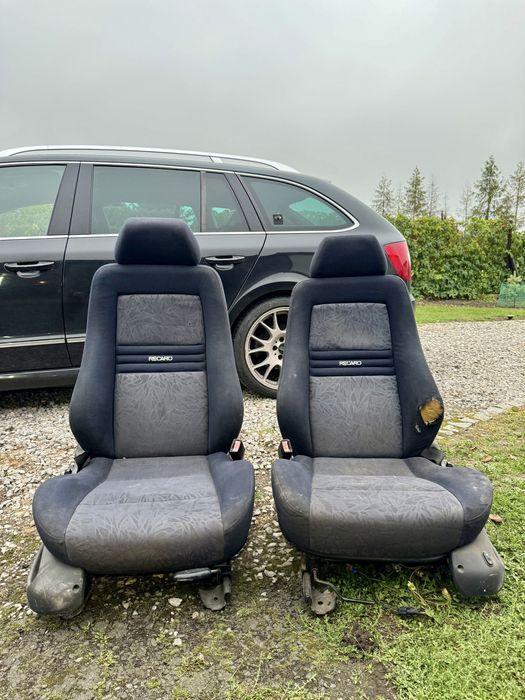 Fotele kubelkowe sportowe Recaro