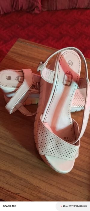 Босоножки кожзаменителя