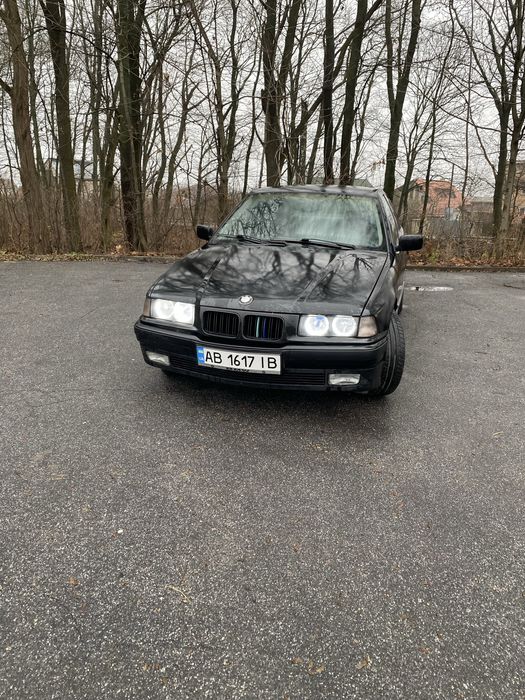 Продам автомобіль BMW e36