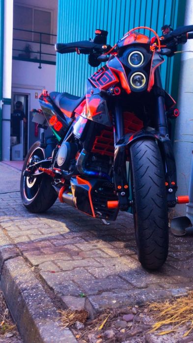 Ktm duke 690 (735cc)