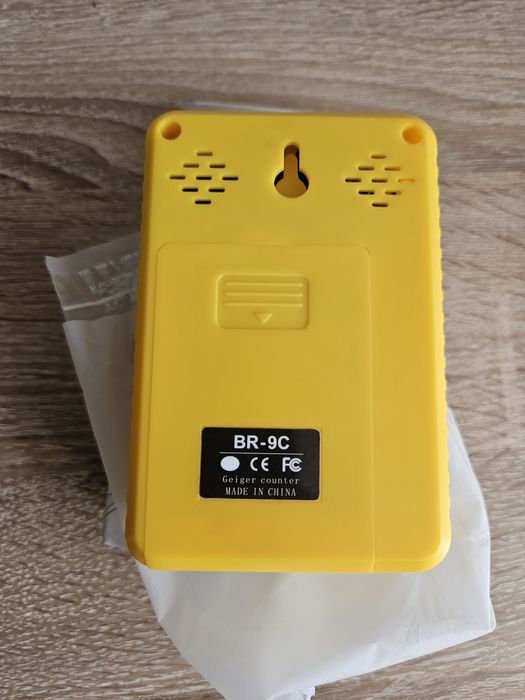 Дозиметр і детектор електромагнітного випромінювання