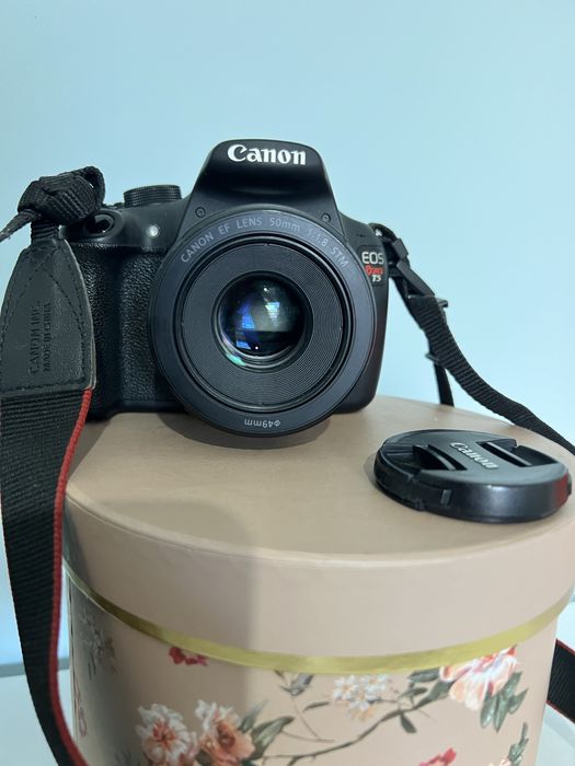 Camera fotográfica Canon EOS rebel t5 Excelente estado