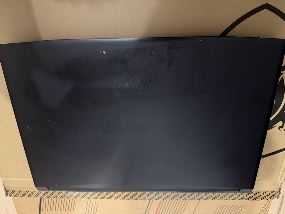 Laptop MSI katana gf76 11ud
