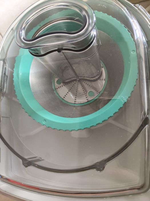Máquina de sumos Moulinex pequena e compacta, nova
