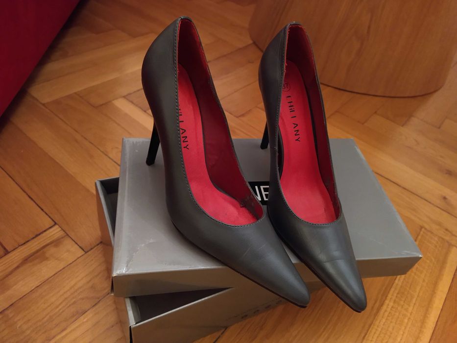 Buty w rozmiarze 37